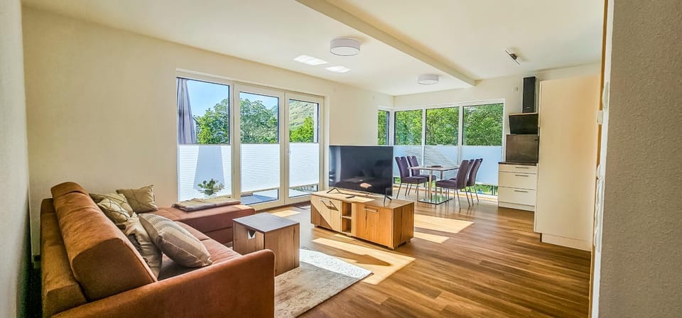 TV and multimedia, Living room, Seating area