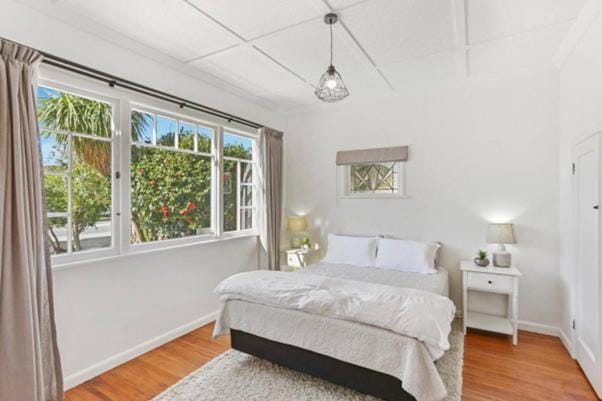 Central and Affordable - Cute Art Deco House in Gisborne