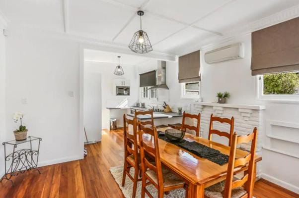 Central and Affordable - Cute Art Deco House in Gisborne