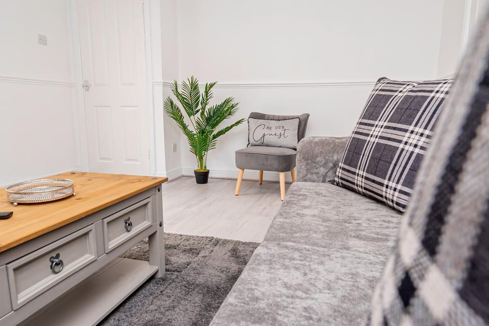 Living room, Photo of the whole room, Seating area