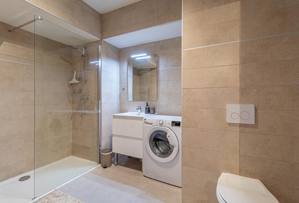 Superb new 2-room apartment -parking border Monaco House in Monaco