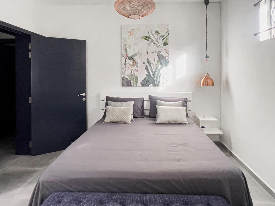 Bed, Photo of the whole room