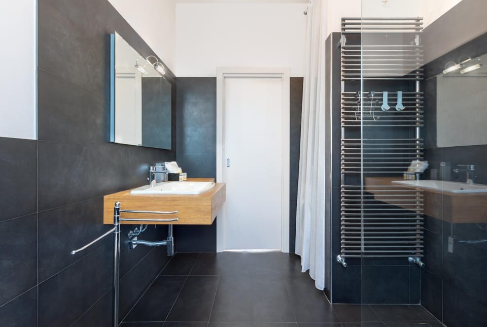 Shower, Bathroom, towels
