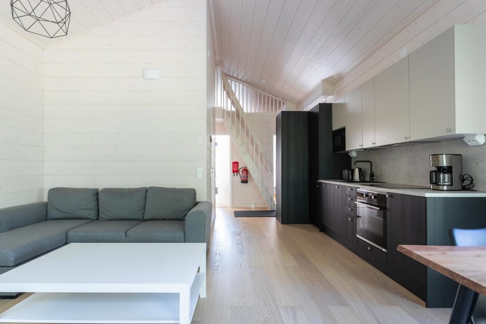 Coffee/tea facilities, Kitchen or kitchenette, Living room, Photo of the whole room, Seating area, minibar