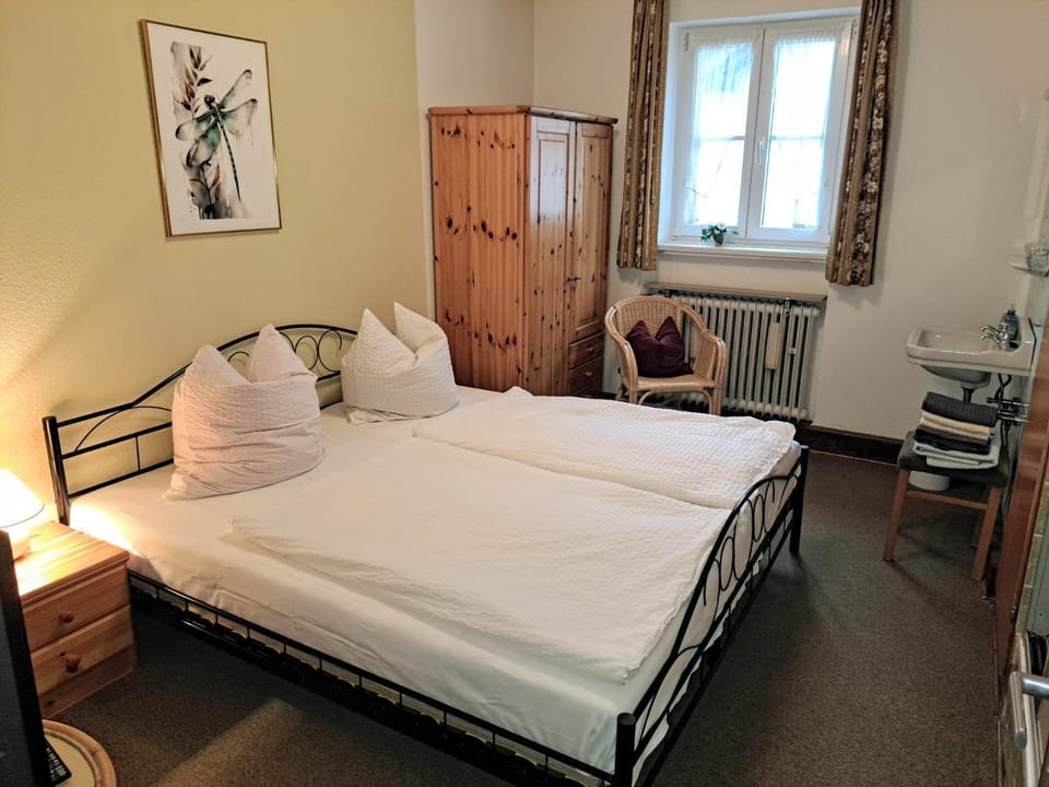 Shower, Bedroom