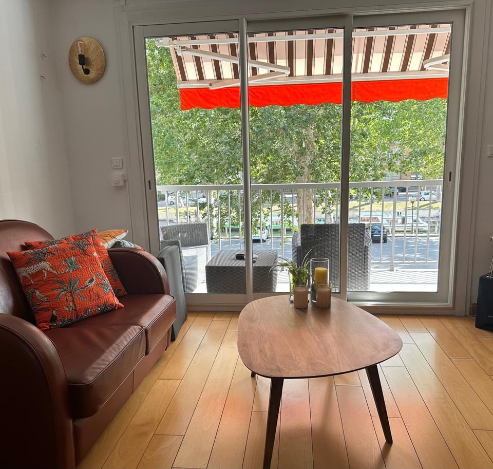 Le Victor Hugo de la Robine Apartment in Narbonne