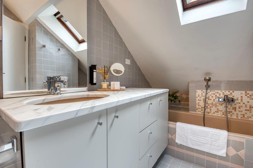 Bathroom, Bath