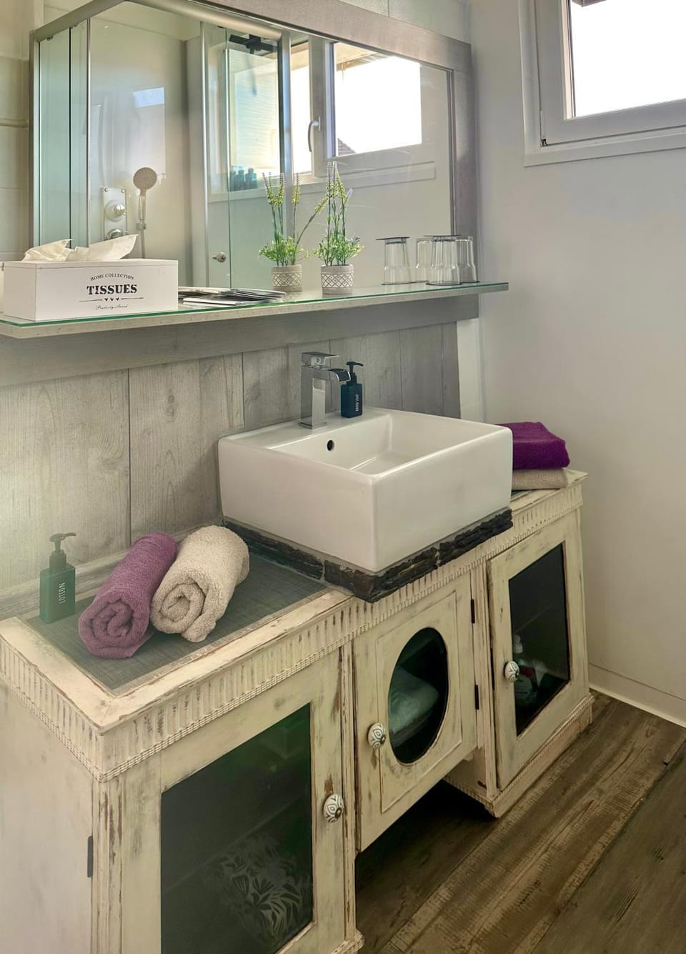 Bathroom, towels