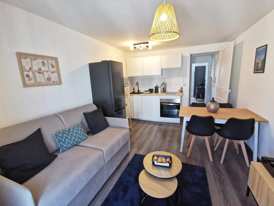 Living room, Dining area, kitchen