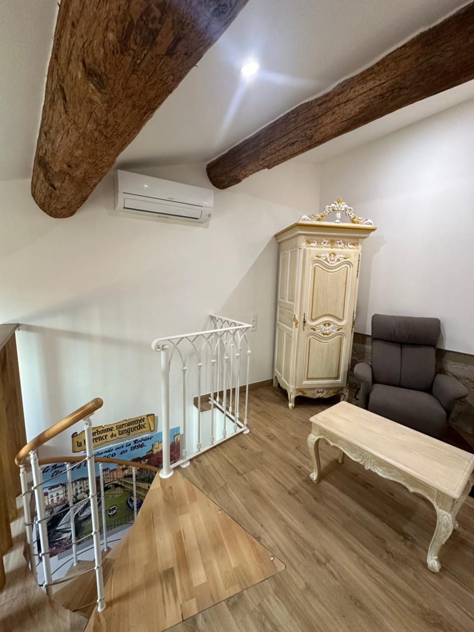Photo of the whole room