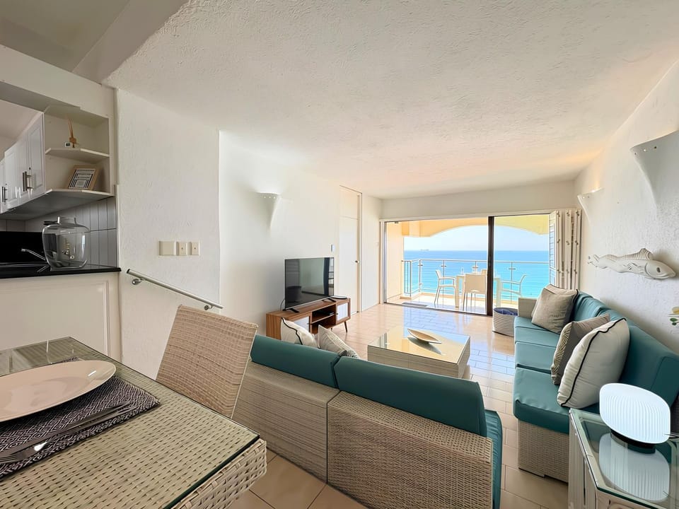 904 Bermudas - Stunning seaviews & beach access - 3BR Umhlanga Apartment in Umhlanga