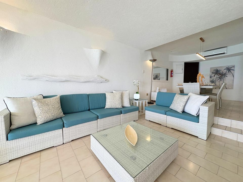 Living room, Seating area, internet, internet, internet, air conditioner, air conditioner