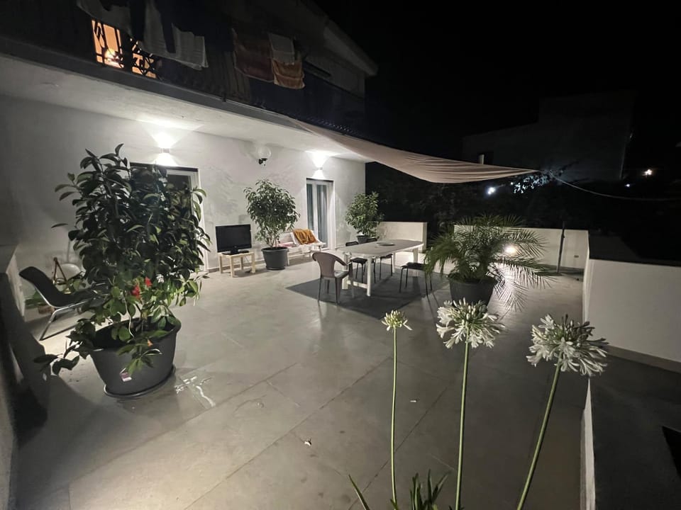 Property building, Night, Garden, View (from property/room), Balcony/Terrace, Garden view