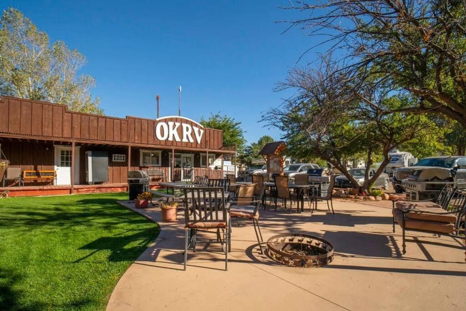 Moab RV Resort Glamping Setup Tent in RV Park #4 OK-T4 House in Utah