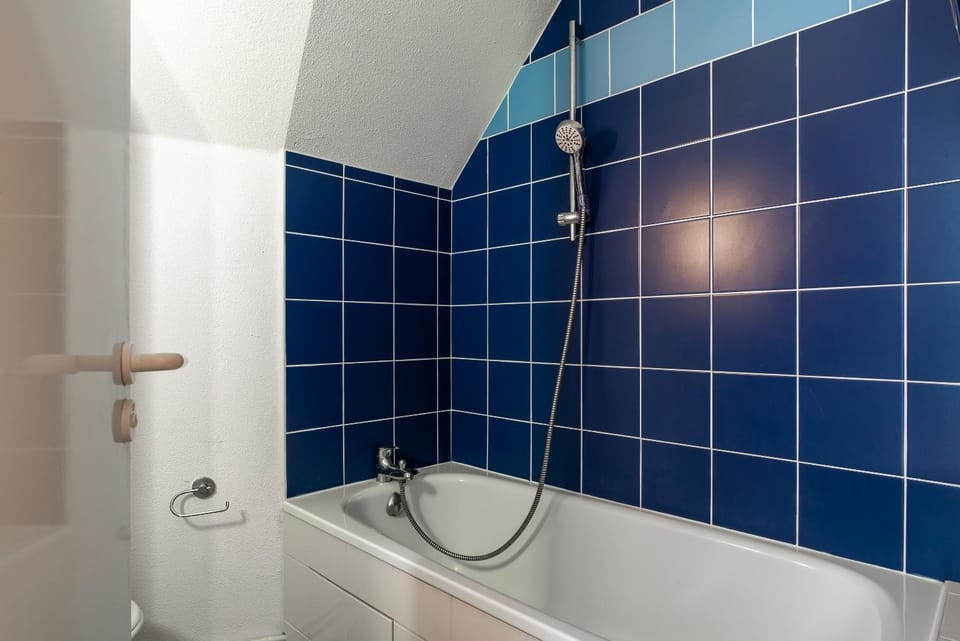 Bathroom, Bath