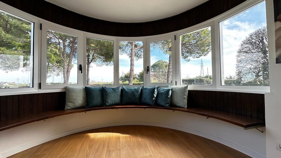 Communal lounge/ TV room, Natural landscape, Living room