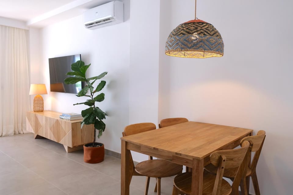 Living room, Seating area, Dining area, air conditioner