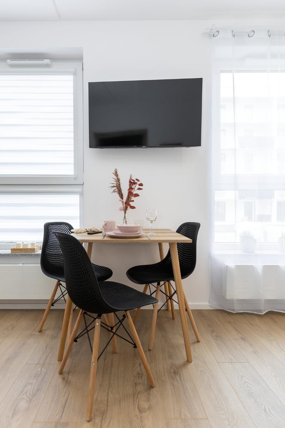 TV and multimedia, Dining area