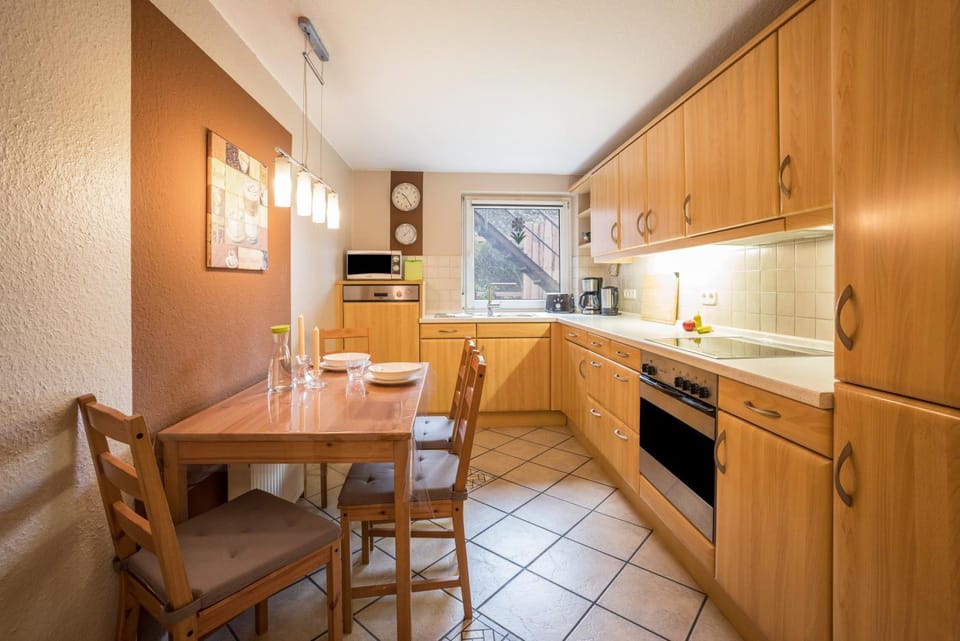 Property building, Kitchen or kitchenette, Living room