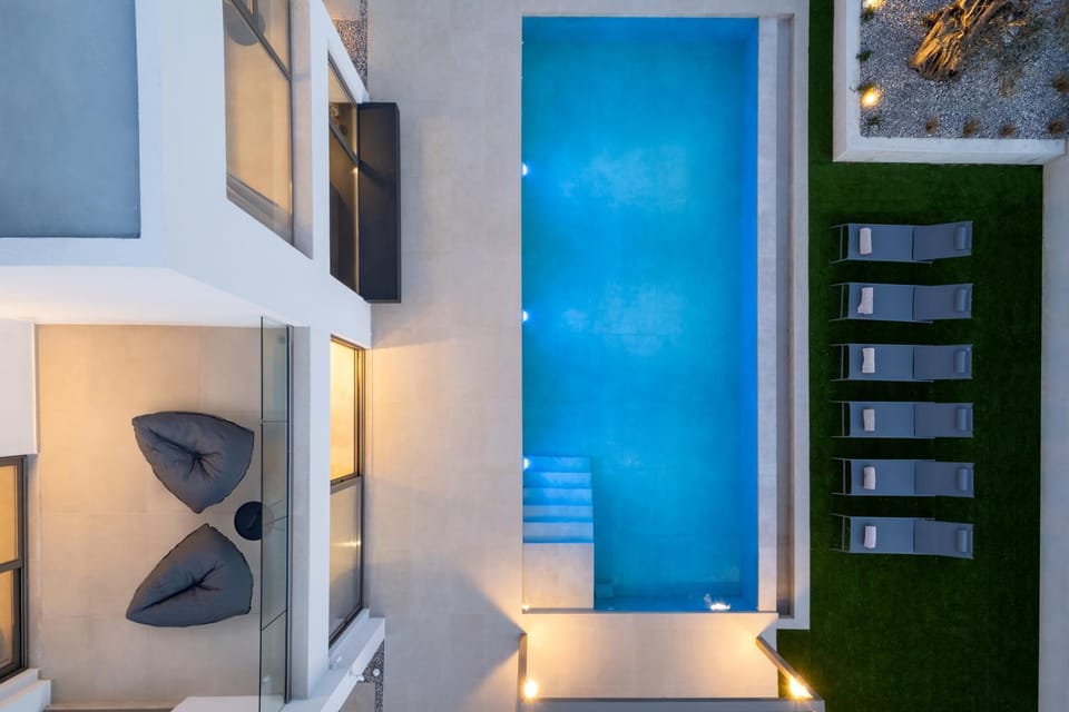 Property building, Swimming pool