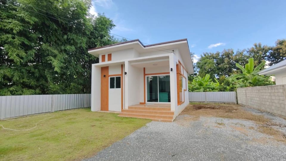 Property building, Day, Garden, Garden view