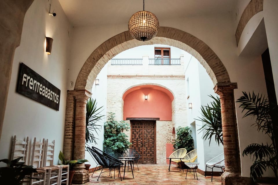 Property building, Facade/entrance, Day, Garden, Balcony/Terrace, Lobby or reception, Lounge or bar