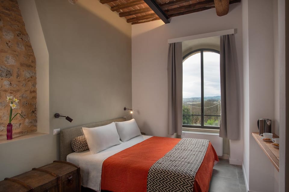 Bed, Natural landscape, Coffee/tea facilities, Photo of the whole room, Bedroom, Mountain view