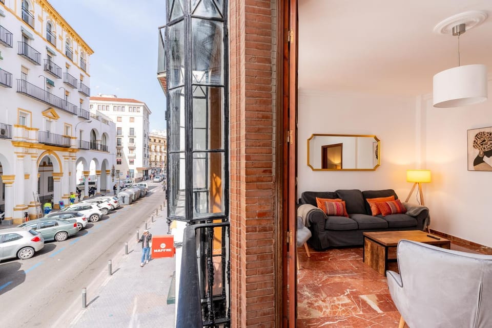 Living room, Street view