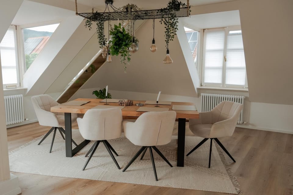 Seating area, Dining area