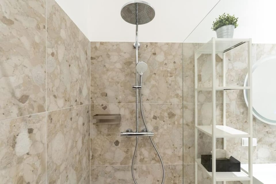 Artful 1BR Suite, City Nearby by HM Apartment in Vienna