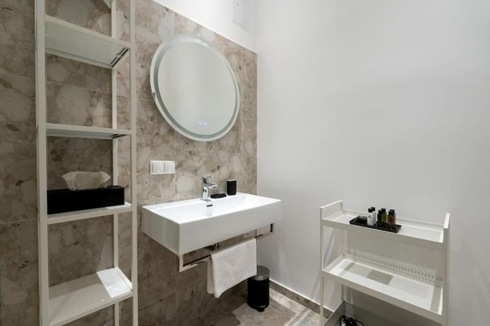 Artful 1BR Suite, City Nearby by HM Apartment in Vienna