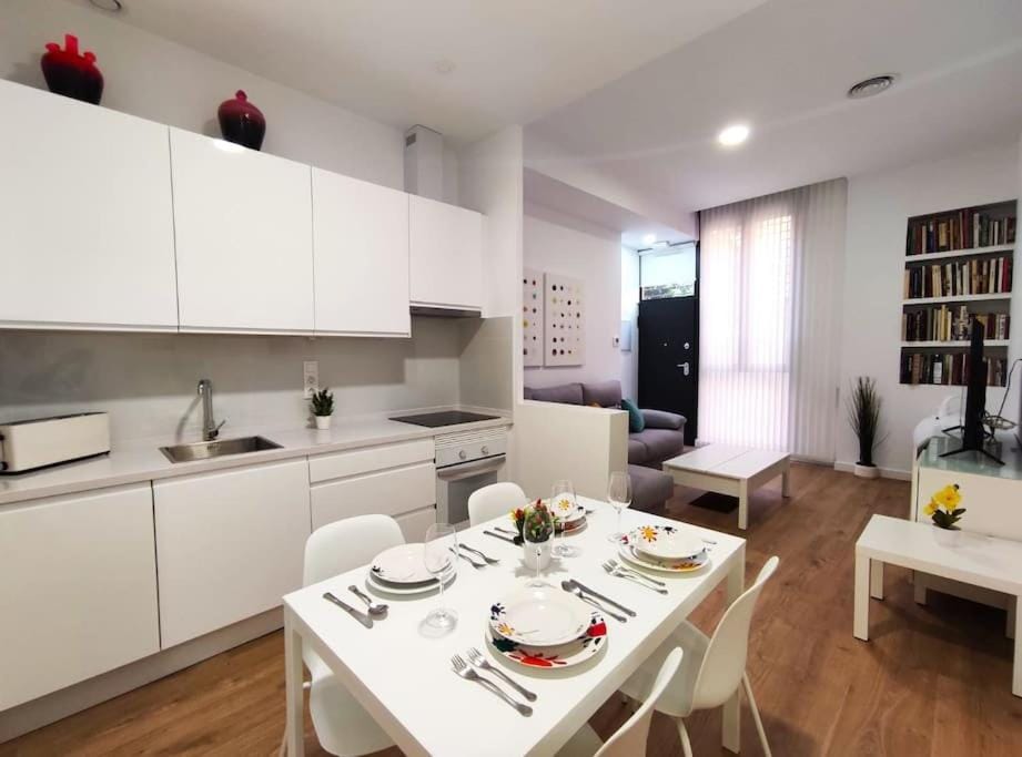La Casa del Artista A Apartment in Seville