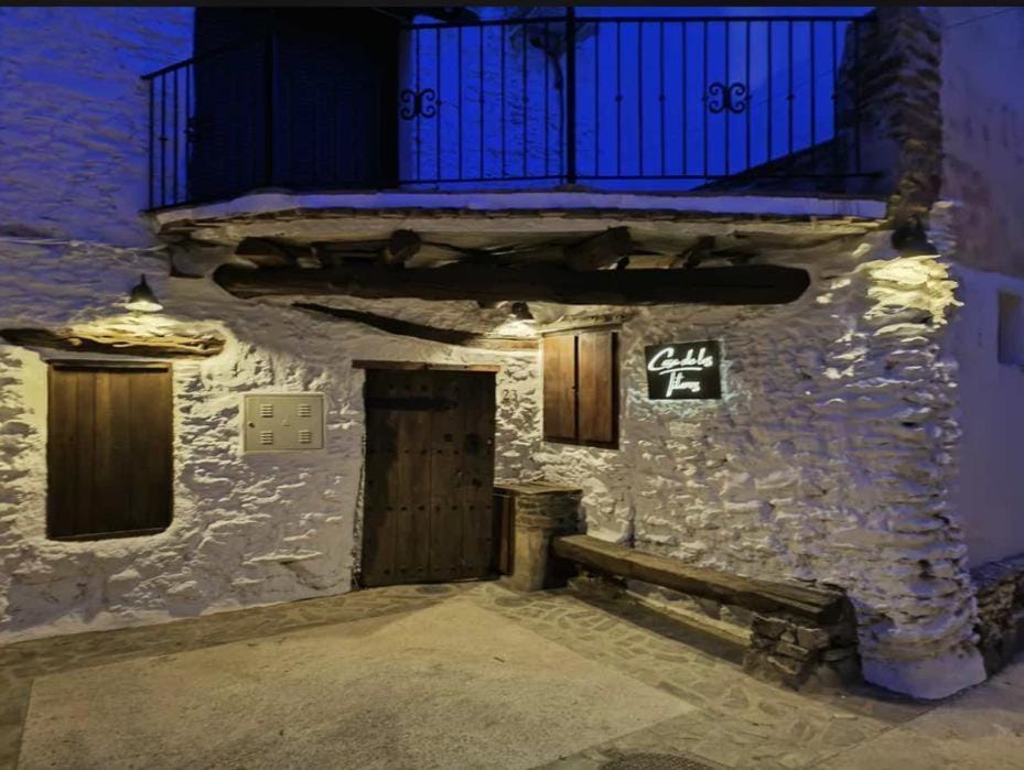 Property building, Facade/entrance, Night