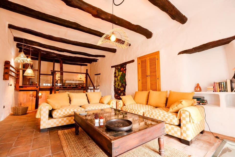 Living room, Seating area, fireplace, air conditioner