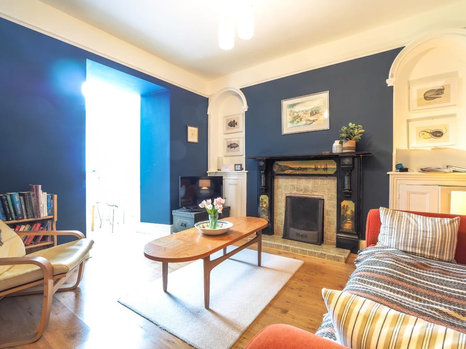 Living room, Seating area, fireplace