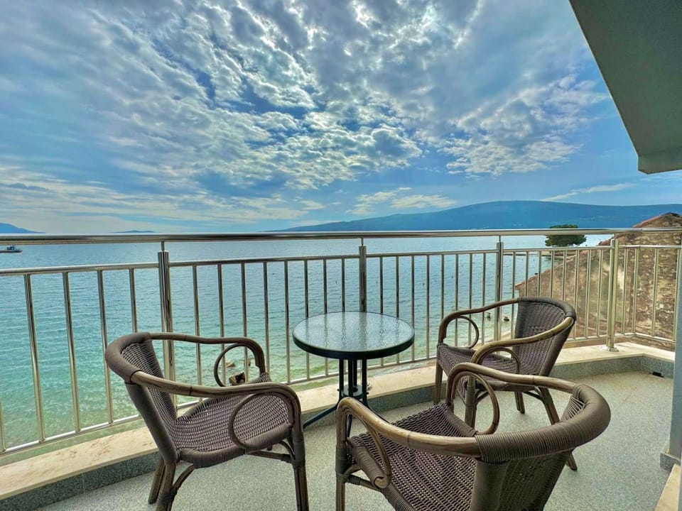 Patio, Day, Natural landscape, View (from property/room), Balcony/Terrace, Balcony/Terrace, Seating area, Beach, Mountain view, Sea view