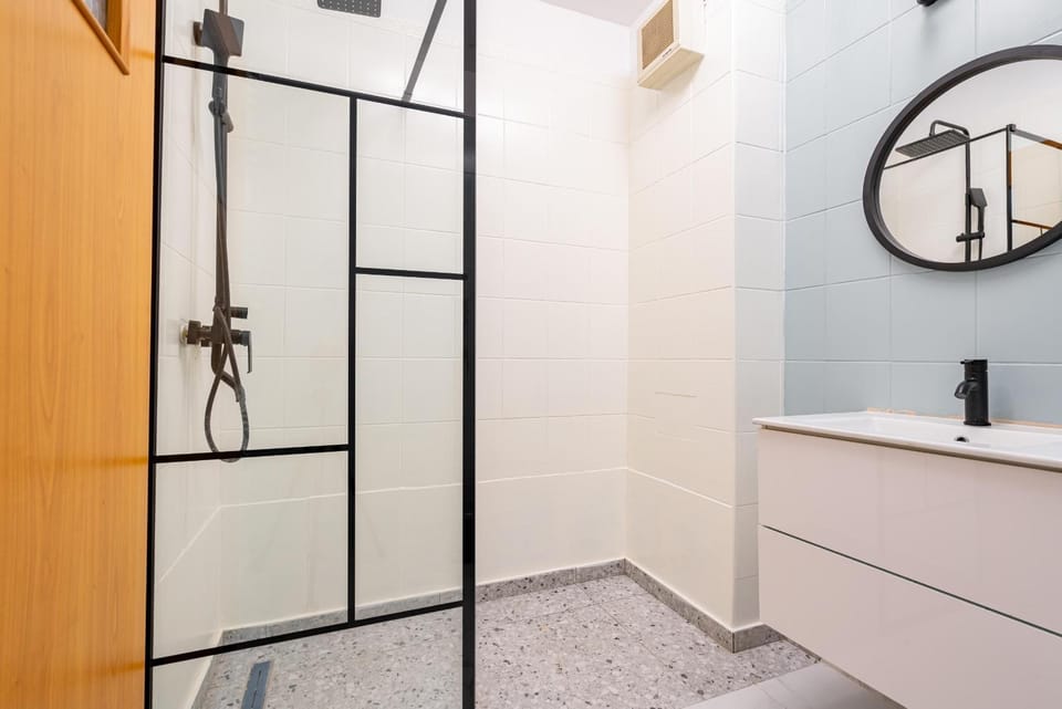Shower, Bathroom