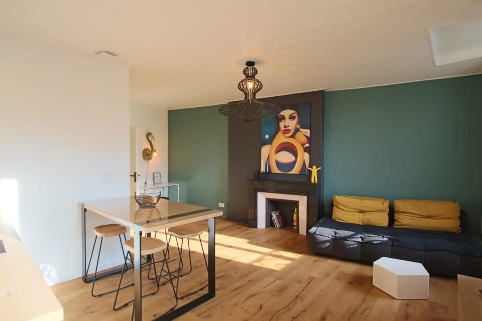Seating area, Dining area