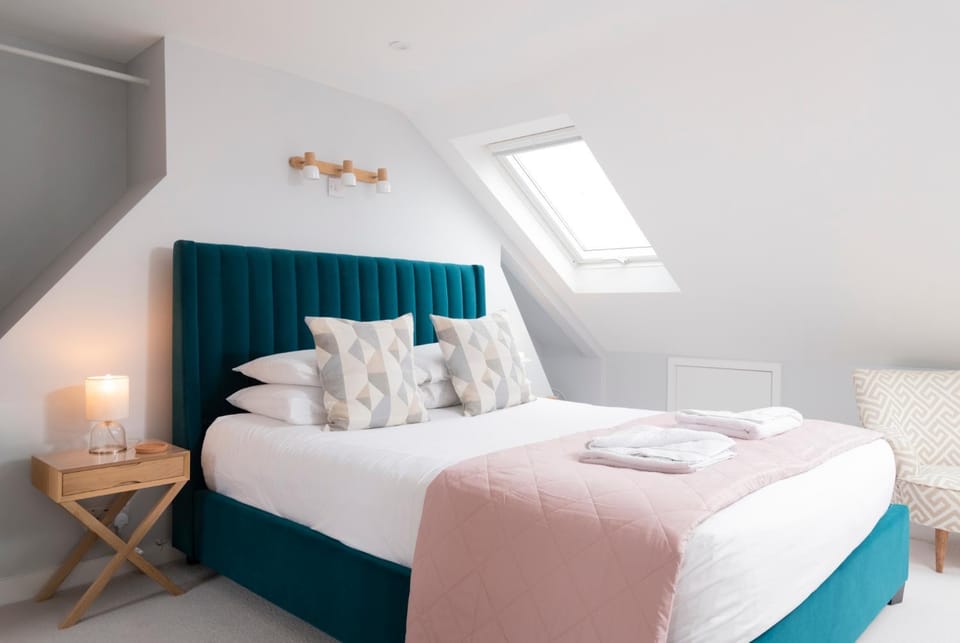 Cosy Loft Retreat, King Bed, En-suite, Kitchenette, Homestay Vacation rental in Brighton