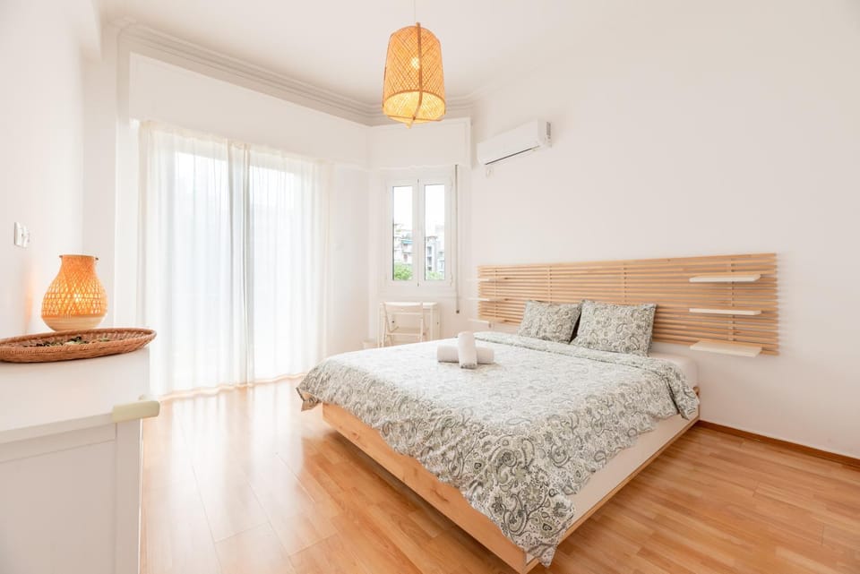 Family, Sunny choice 1 Km Athens 3 bedrms, 120 s.m Apartment in Athens