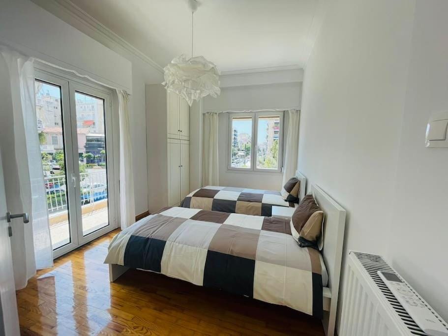 Family, Sunny choice 1 Km Athens 3 bedrms, 120 s.m Apartment in Athens