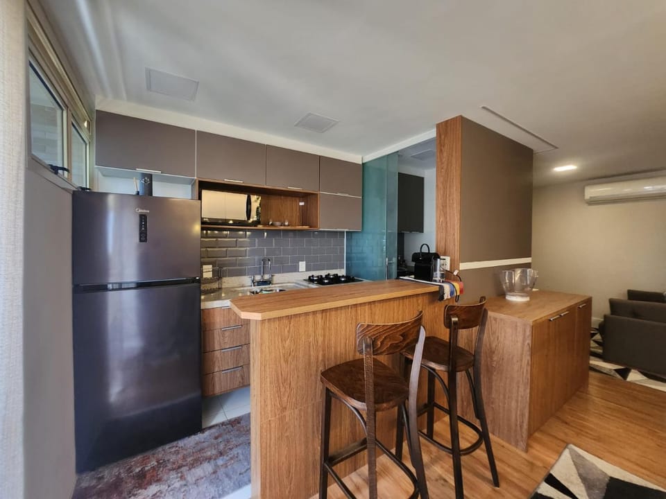 Kitchen or kitchenette, Dining area, minibar, pet friendly, stove
