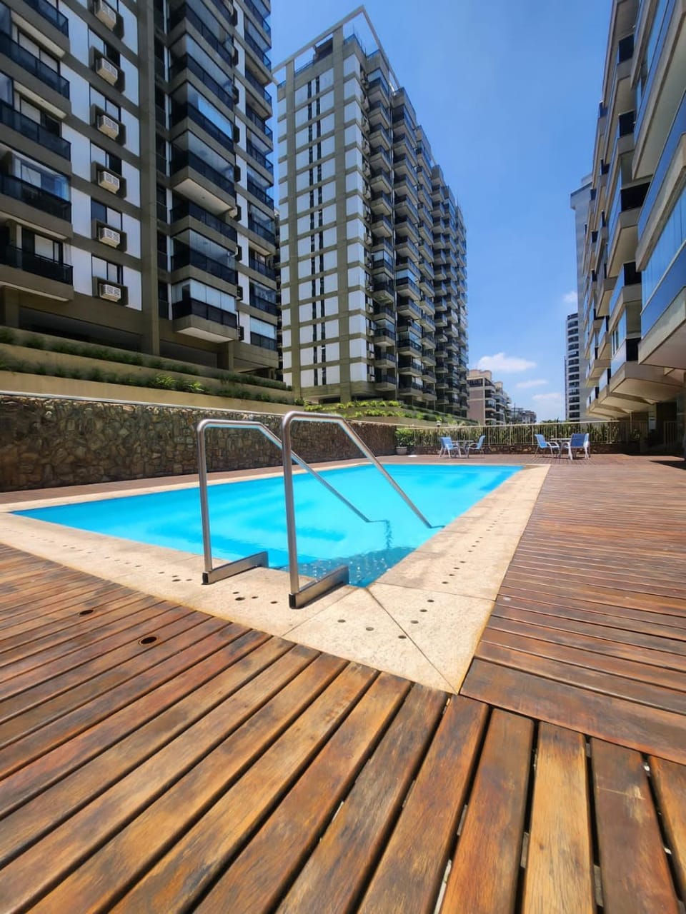 Property building, Day, Pool view, Swimming pool, sunbed