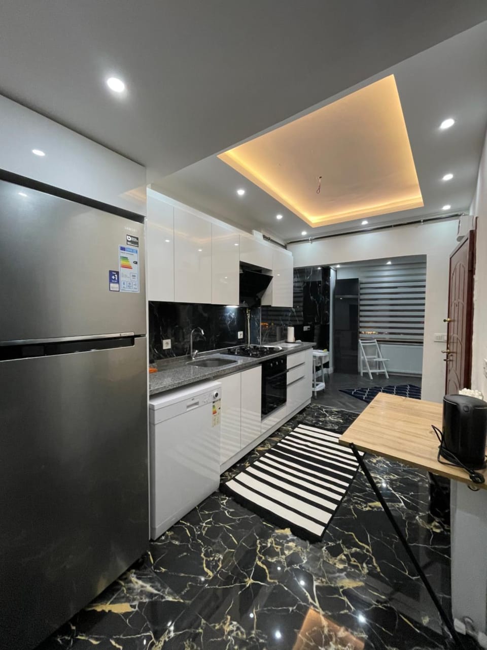 dishwasher, pet friendly, stove