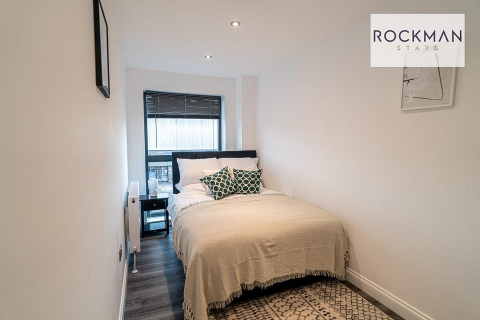 Royal 1 Oak - Free Parking - 2 Bedroom - 2 bathrooms - Fast Wi-fi - by Rockman Residences Apartment in Brentwood