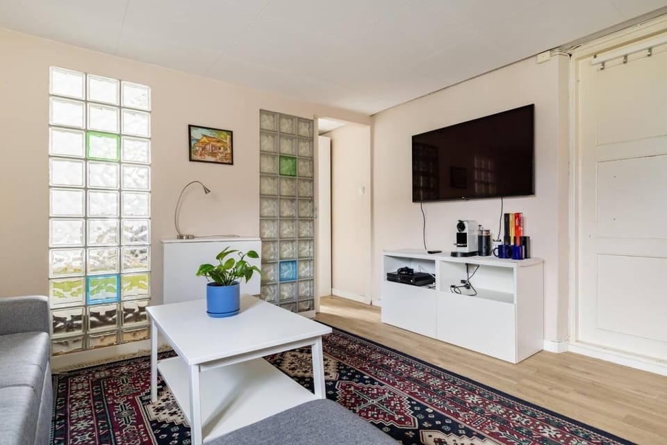 TV and multimedia, Coffee/tea facilities, Living room