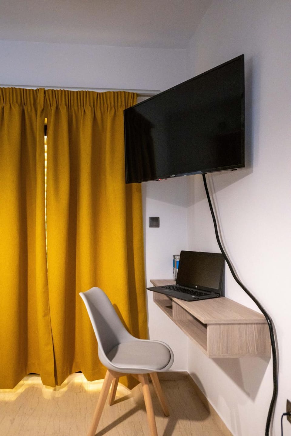 TV and multimedia, Photo of the whole room
