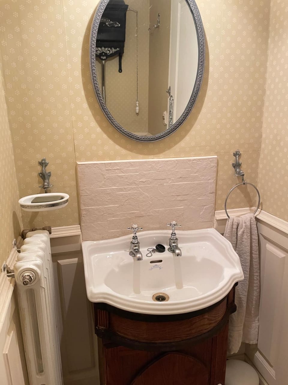 Toilet, Internal: Not applicable to any particular room