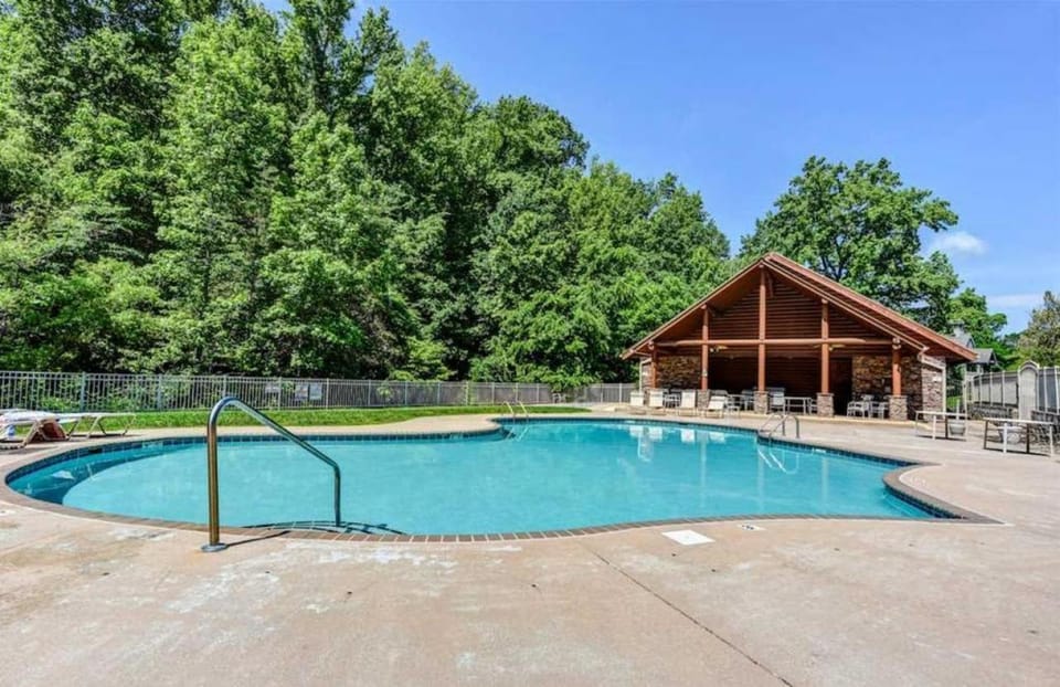 Wilderness Theater and Lodge House in Pigeon Forge