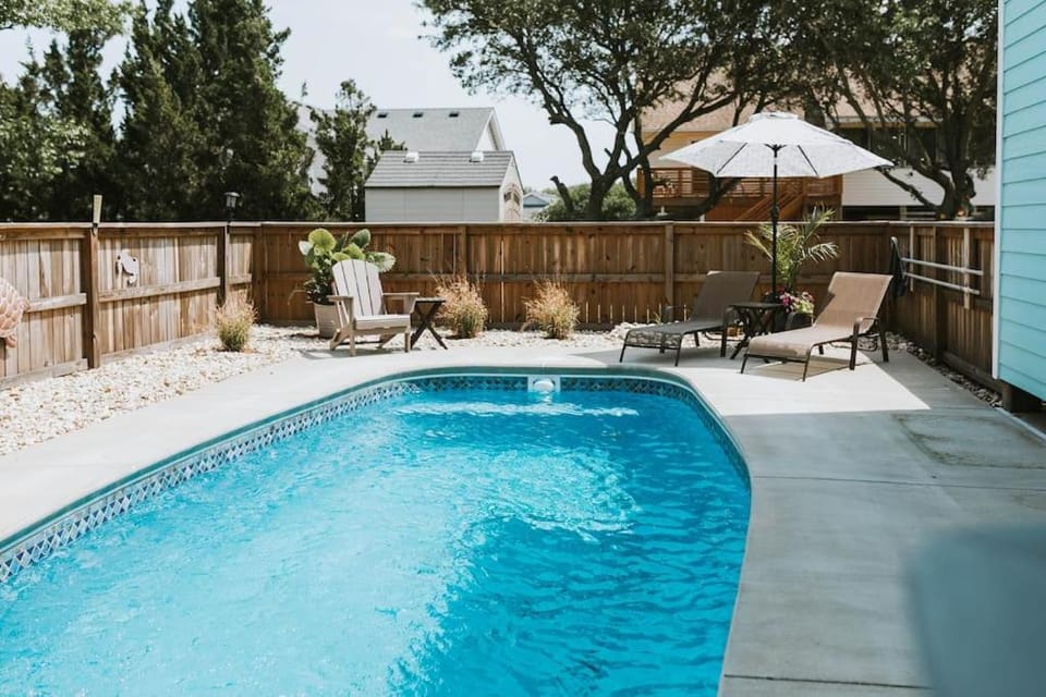 Somewhere On A Beach - 4 bedroom -Private Pool - Hot Tub - Fire Pit - Game Room - Horseshoe Pits - Walk to beach, Sound, arcade and go carts! House in Kill Devil Hills